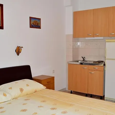 Apartament By The Sea Pag - 13251 Pag Town