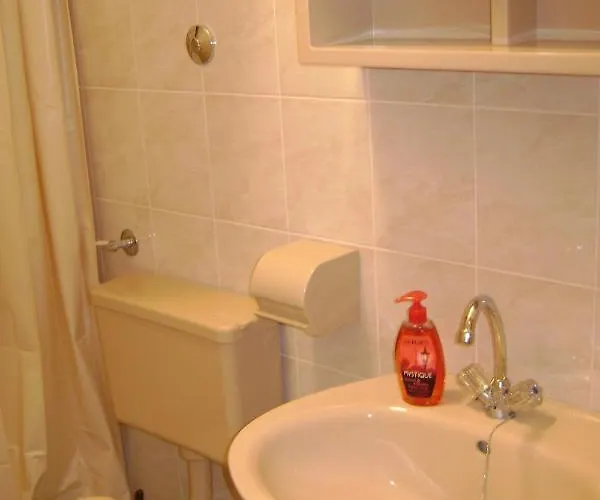 Apartman By The Sea Pag - 13251