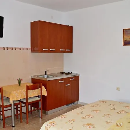 Apartment By The Sea Pag - 13251