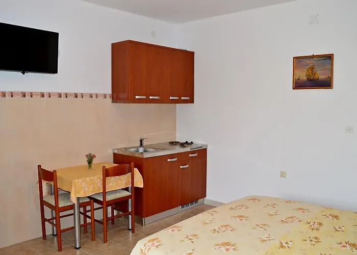 Appartement By The Sea Pag - 13251